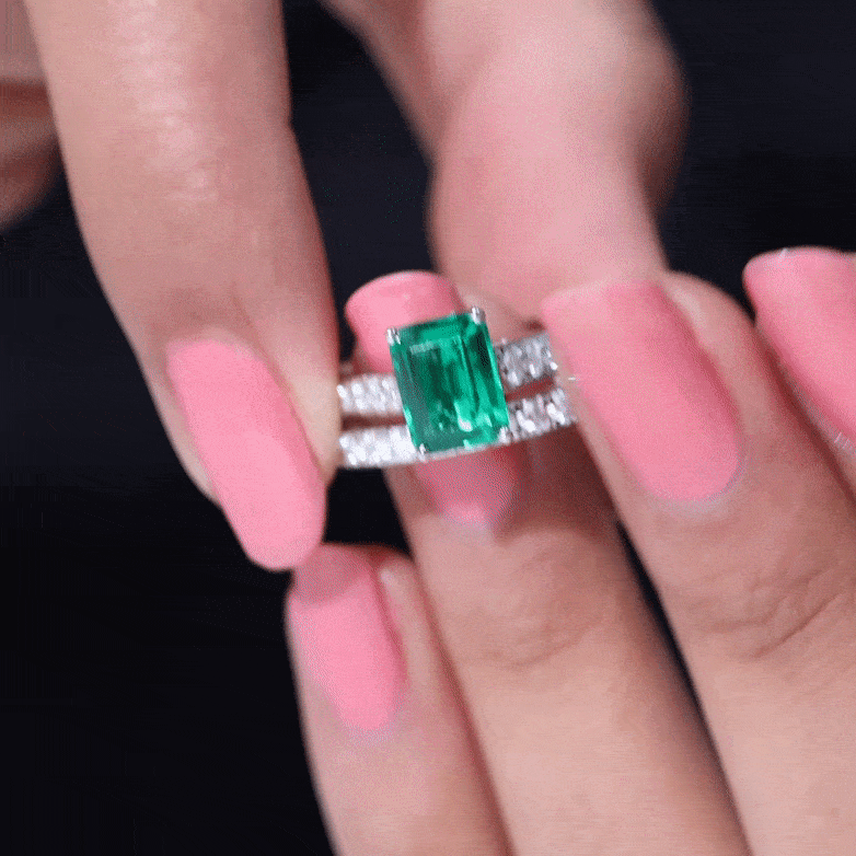 Lab Grown 6X8 mm Emerald Cut Emerald Engagement Ring with Wedding Band