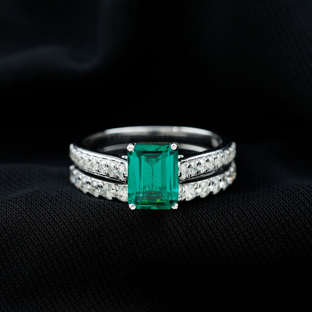 Lab Grown 6X8 mm Emerald Cut Emerald Engagement Ring with Wedding Band